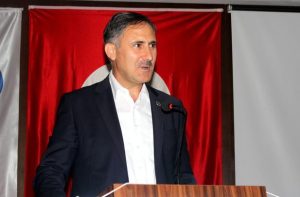 Semih Durmuş: “Mevlid Kandili’nin başta İslam alemi olmak üzere tüm insanlığın, sağlığına, barışına, huzuruna ve mutluluğuna vesile olmasını Yüce Rabbim’den niyaz ediyorum.”