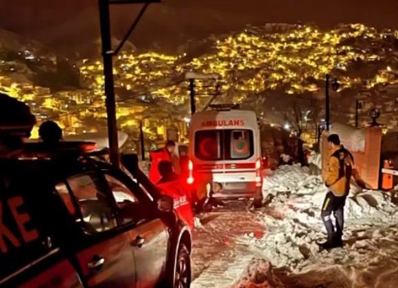 umke ekibi kanser hastayı 600 metre sedyede taşıdı