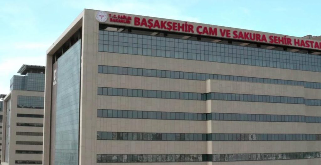 basaksehir cam ve sakura hastanesinde vahset.. gebe saglik personeline saldirdilar