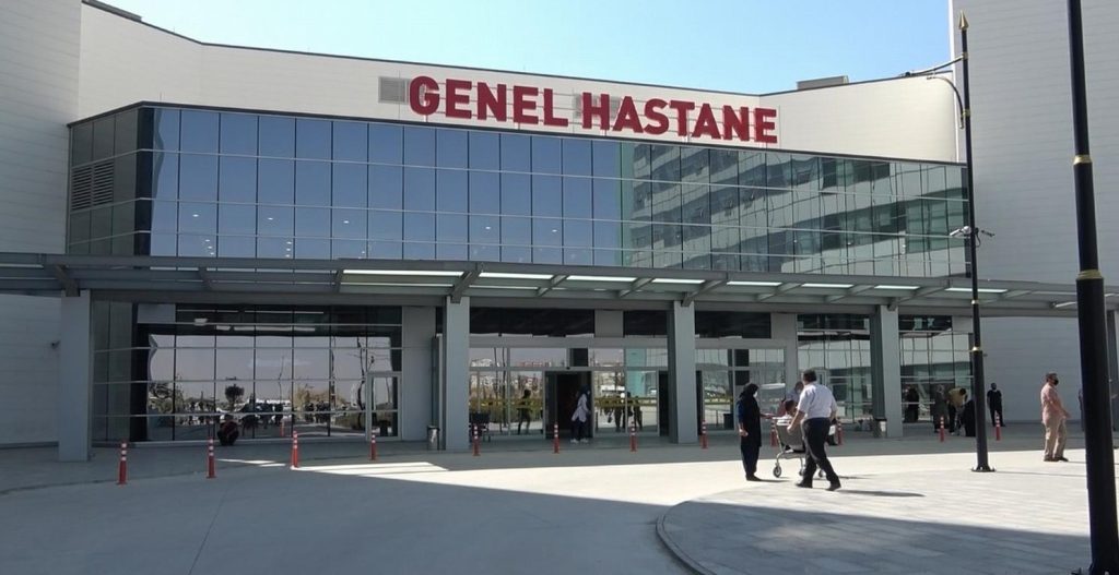 konya sehir hastanesinde 3 saglik calisani hasta yakinlarinca darbedildi