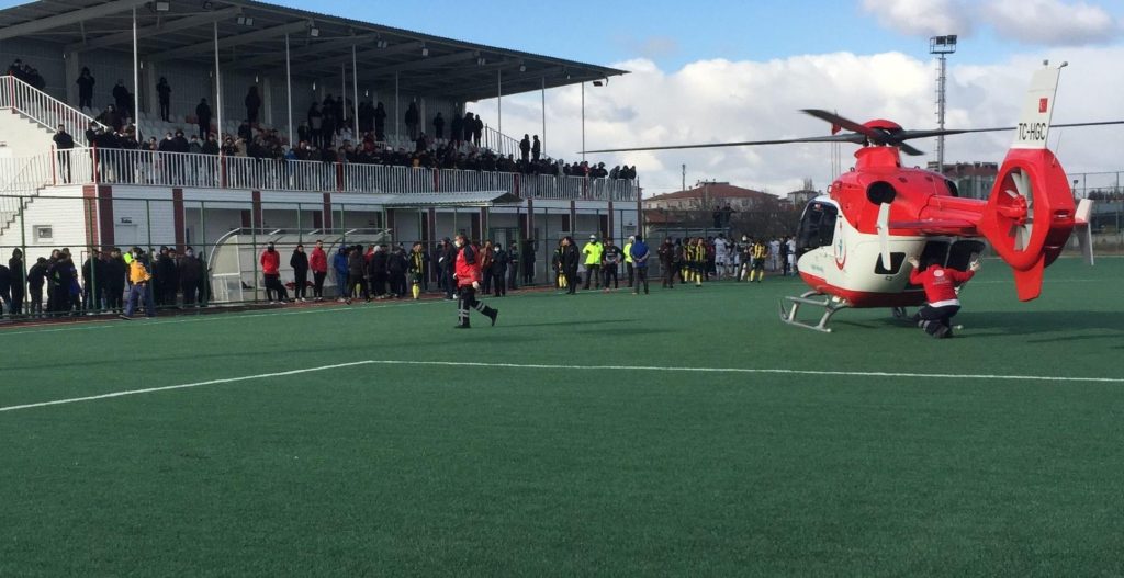 konya8217da mac sirasinda helikopter ambulans sahaya indi