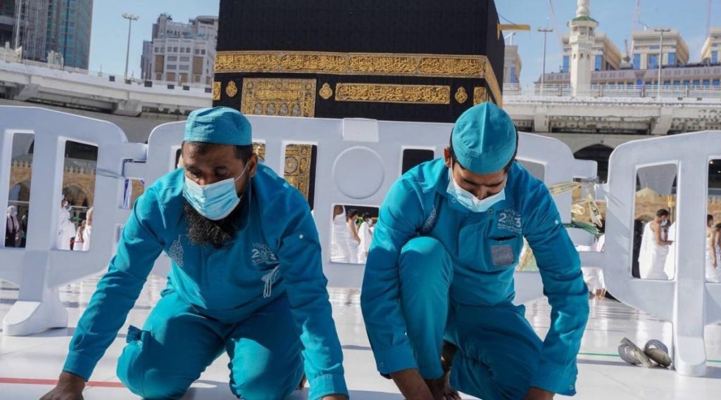 mescid i haram ve mescid i nebevi8217de sosyal mesafe uygulamasi yeniden basladi