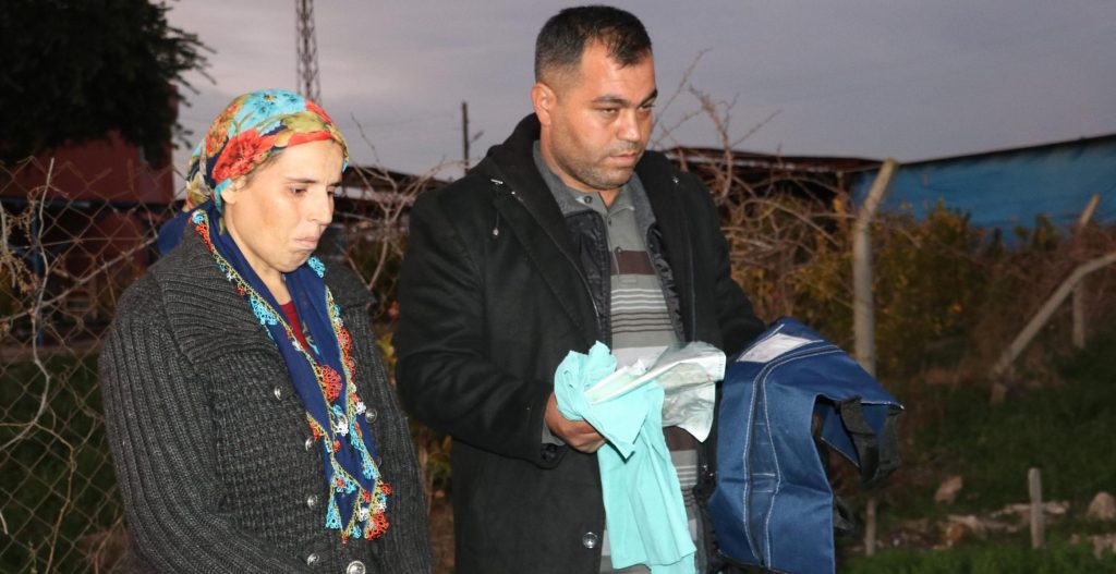 olu sanip gommeye gittikleri bebekleri yolda aglayinca yasadigini fark ettiler