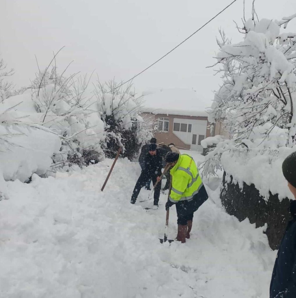 Sağlık ve UMKE Ekipleri Hastaların İmdadına Yetişiyor