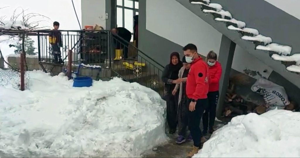 UMKE Kapalı Yolu Aşarak Hastaya Ulaştı