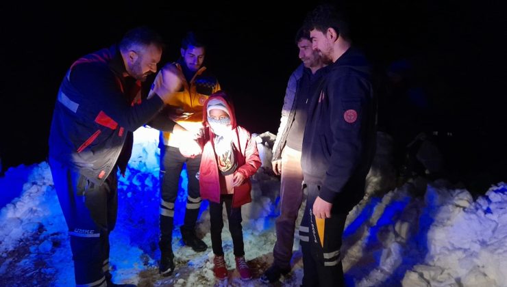 2 metrelik karı aşarak hastaya yetiştiler