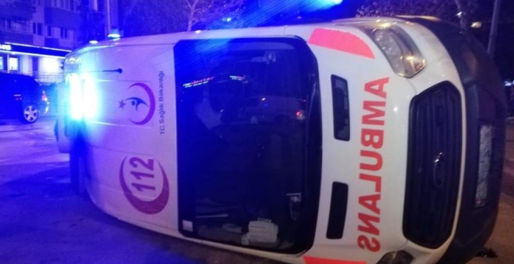 ambulanslar kaskosuz kaldi