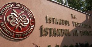 Tıp Profesörü, Kimse Bölümünü Tercih Etmediği İçin Emekli Olamıyor