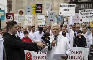 Türk Veteriner Hekimleri Birliği Başkanı Ali Eroğlu: “Veteriner Hekimler Sağlıkta Şiddet Yasası Kapsamına Alınmalı”