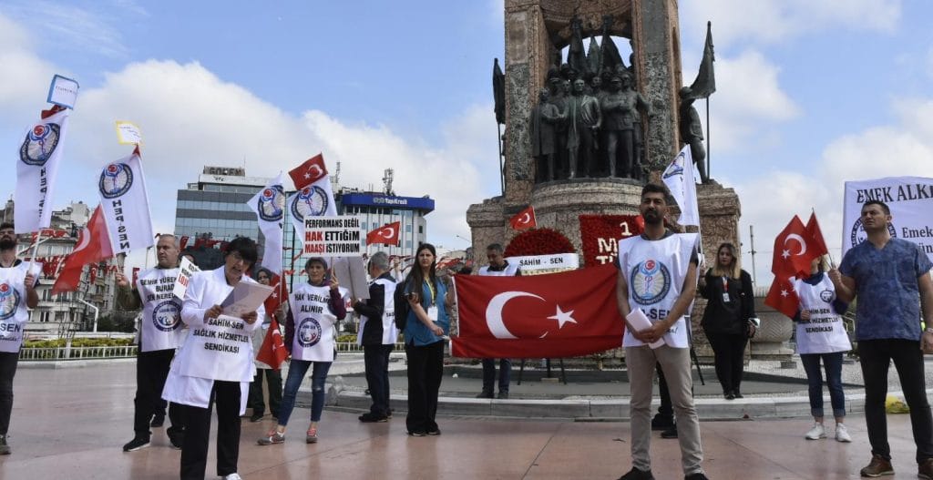 hep sen ve sahim sen taksim meydanda 1 mayis emek ve dayanisma gununu andi