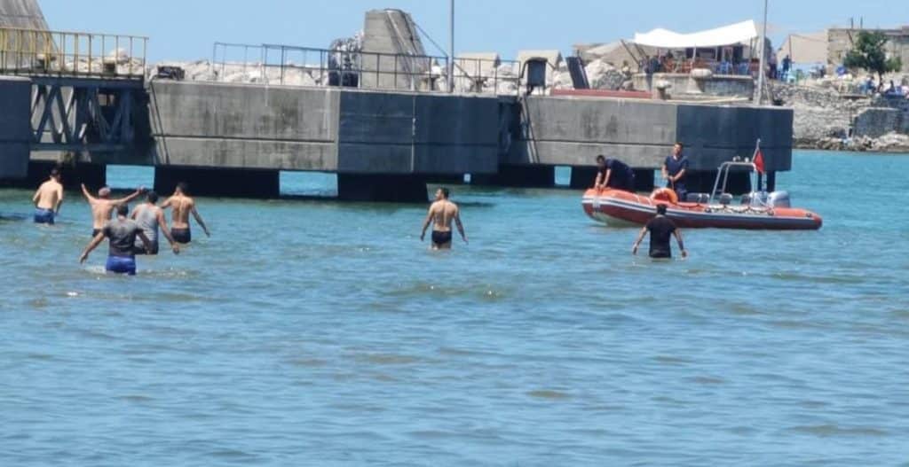 Zonguldak'ta yüzmek için girdiği denizde kaybolan çocuğun bulunması için arama kurtarma  çalışmaları başlatıldı.