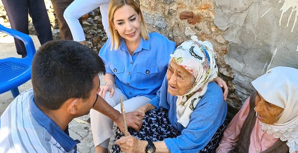 Alzaymır Hastalarına Akıllı Saat Dağıtılıyor alzaymir hastalarina akilli saat dagitiliyor