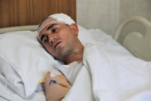 Gaziantep’te 2 sene önce beyninde tespit edilen tümör nedeniyle sağ gözünü kaybeden genç, Elazığ’da yapılan operasyonla sağlığına kavuştu.