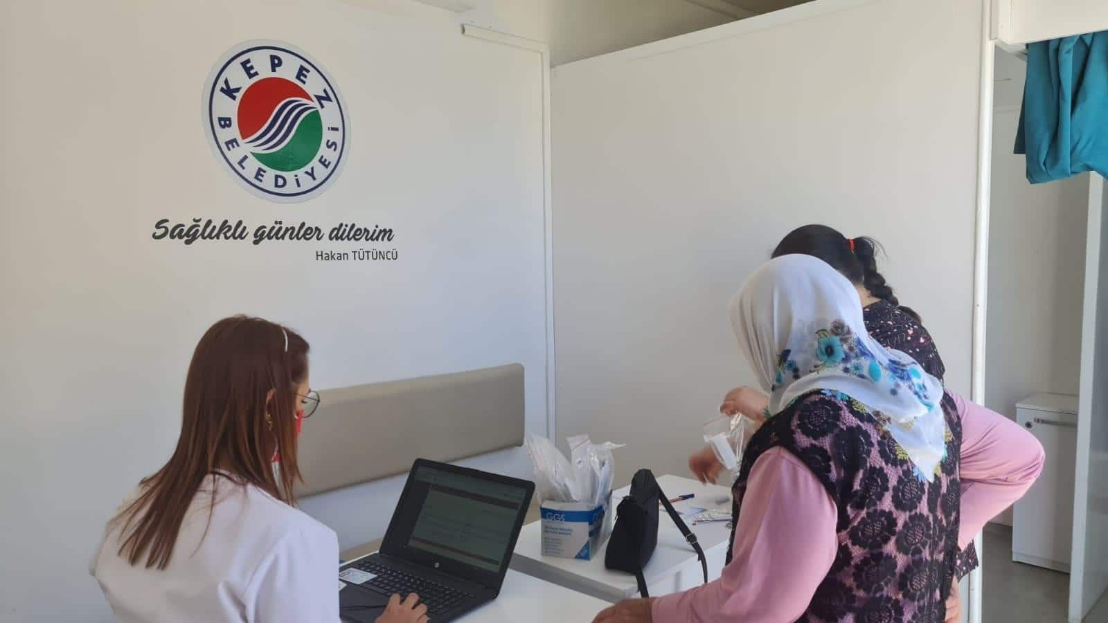 kepez'e ait mobil sağlık merkezi i̇lçeleri geziyor