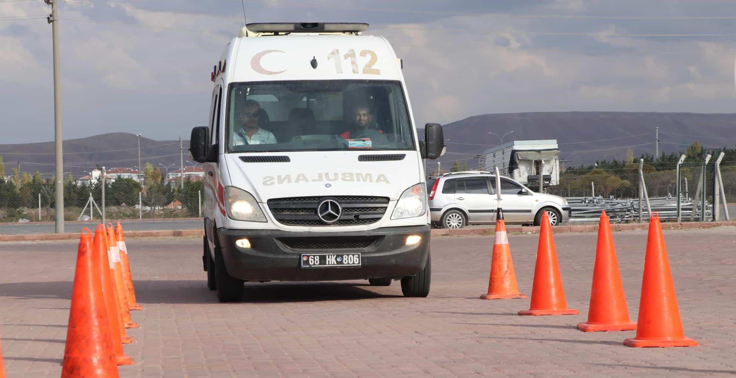 aksaray 112 ekiplerine ambulans eğitimi