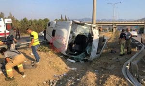 Kanser Tedavisi Gören Hastaları Taşıyan Midibüs Devrildi: 9 Yaralı