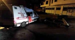 Takla Atan Ambulans Hurdaya Döndü: 3 Sağlık Çalışanı Yaralandı