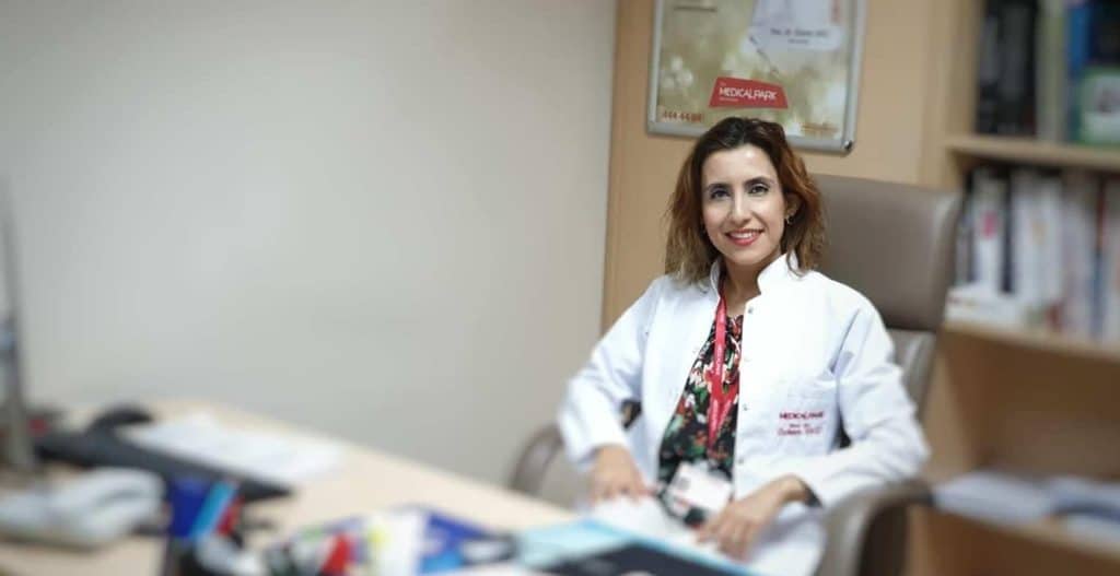Dermatoloji Uzmanı Doç. Dr. Özlem Ekiz, uzun süren kaşıntıların tedavi edilmediği takdirde uykusuzluğa ve depresyona yol açabileceğini söyledi.