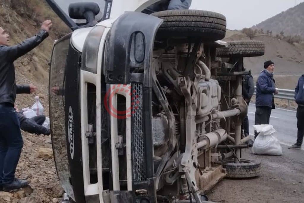 Karabük'te Devrilen Minibüsüte 5 Yolcu Yaralandı