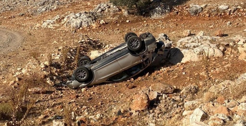 Bingöl'de Otomobil Şarampole Devrildi; 4 Kişi Yaralandı
