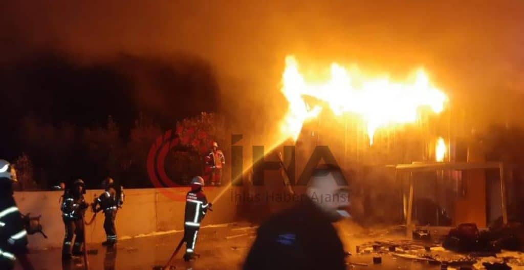 Bursa'da Soğuk Hava Deposunda Yangın Çıktı