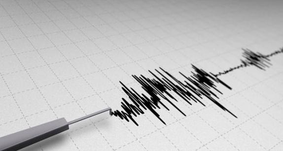 Düzce'de Yaşanan Artçı Depremde Balkondan Atlayan 2 Kişi Yaralandı