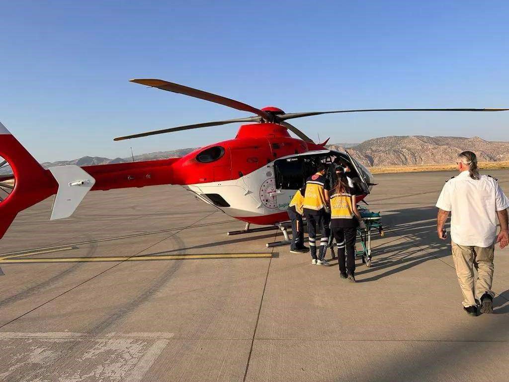 Ambulans Helikopter Entübe Bebek İçin Havalandı