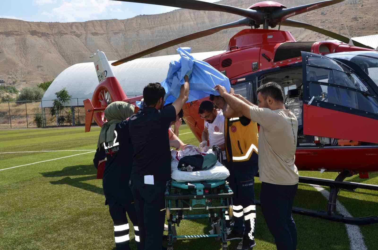 solunum sikintisi ceken bebek ambulans helikopterle sevk edildi