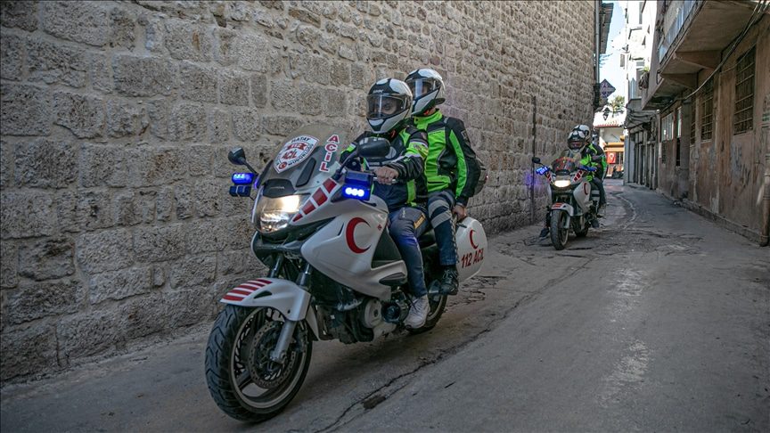 hatay'ın dar sokaklarında hastalar motorize sağlık ekibinin güvencesinde