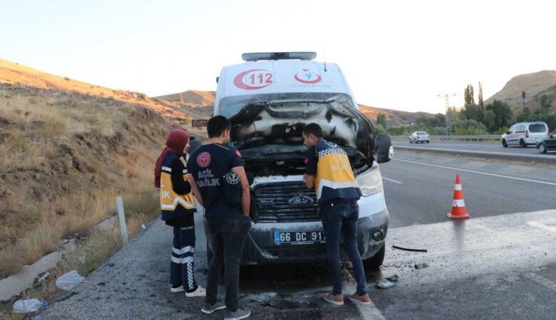 seyir halindeki ambulansta yangın çıktı