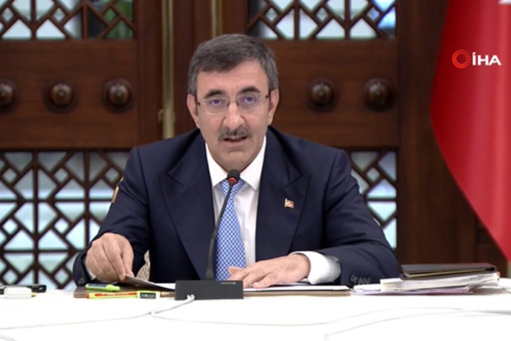 Cumhurbaşkanı Yardımcısı Yılmaz: "Memurumuzu, İşçimizi ve Emeklimizi Enflasyona Ezdirmeyeceğiz"