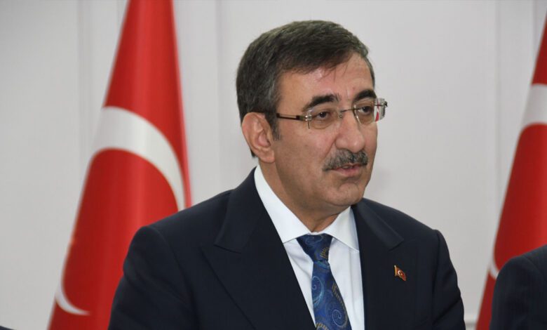 cumhurbaşkanı yardımcısı yılmaz'dan sağlık personeline taban ödeme hakkında açıklama cumhurbaşkanı yardımcısı yılmaz'dan sağlık personeline taban ödeme hakkında açıklama