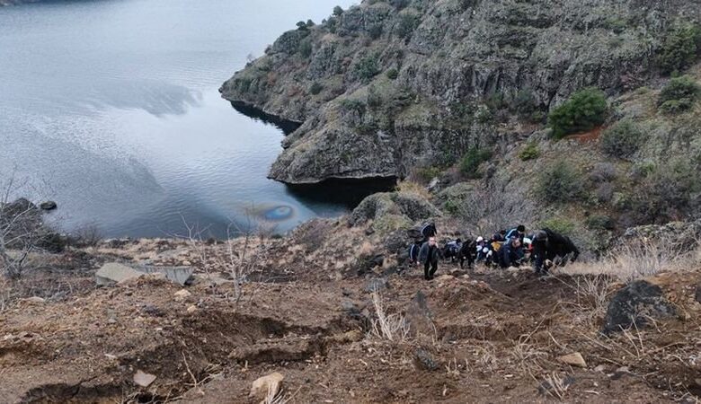 otomobiliyle baraj gölüne düşen hemşire yüzerek kıyıya çıktı otomobiliyle baraj gölüne düşen hemşire yüzerek kıyıya çıktı