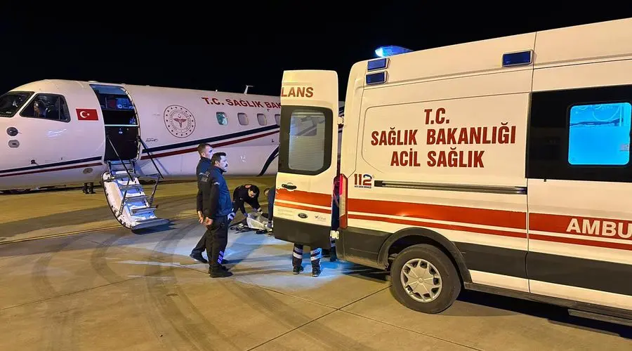 Mardin’de beyin kanaması geçiren bir hasta, Sağlık Bakanlığına ait ambulans