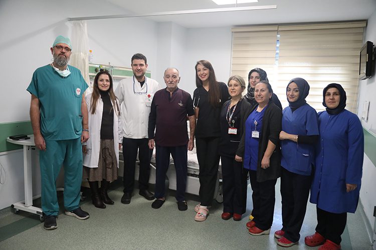 Aort Damarı 11 Santimetreye Çıkıp Patlayan Hasta Sağlığına Kavuşturuldu