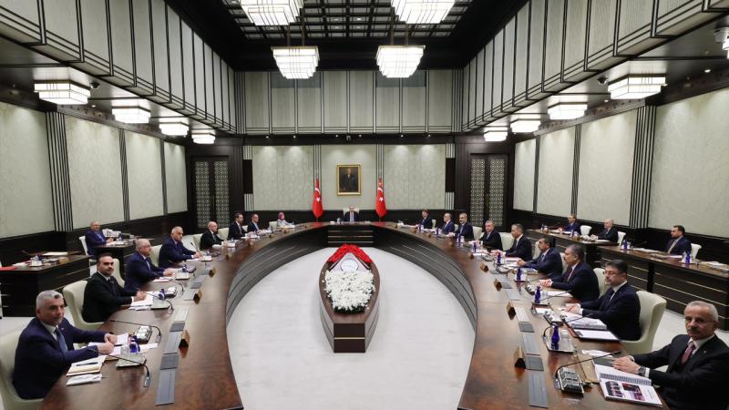 Cumhurbaşkanlığı Kabinesi, yoğun gündemle uzun bir aranın ardından bugün toplanacak.