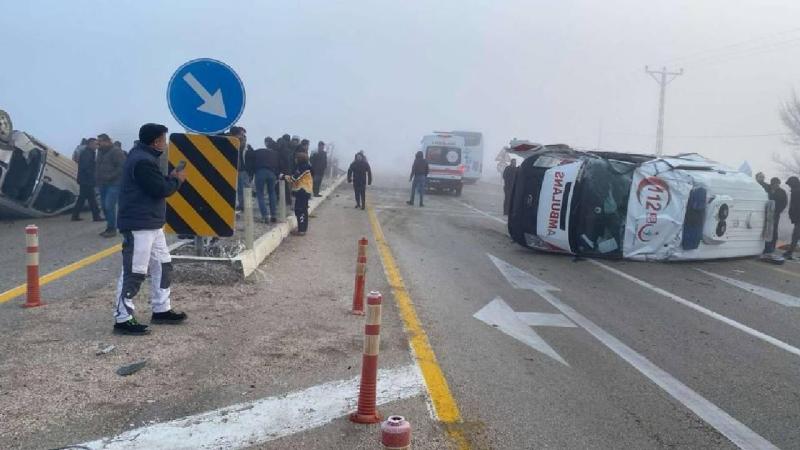 Elazığ’ın Kovancılar ilçesinde, ambulansın