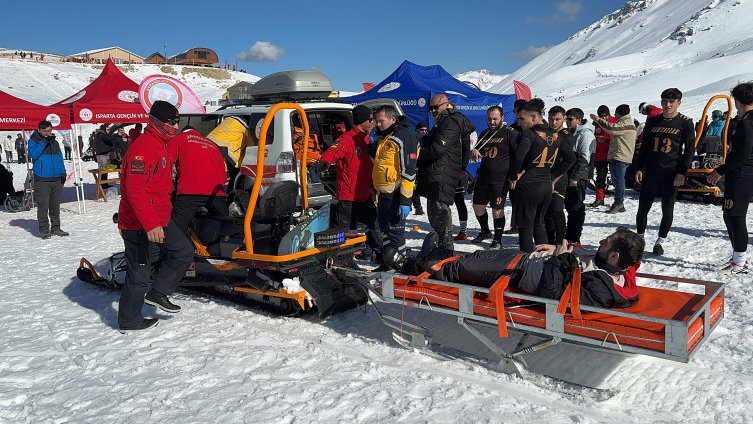 kayak merkezinde panik: doktor mahsur kaldı