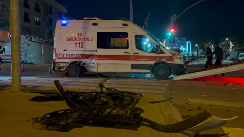 Kocaeli’nin Gebze ilçesinde ambulansla