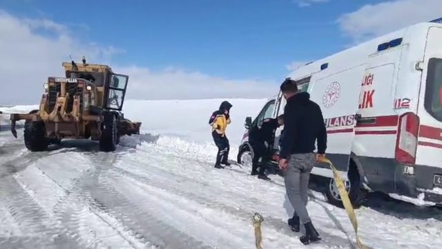 Muş’un Malazgirt ilçesinde kar