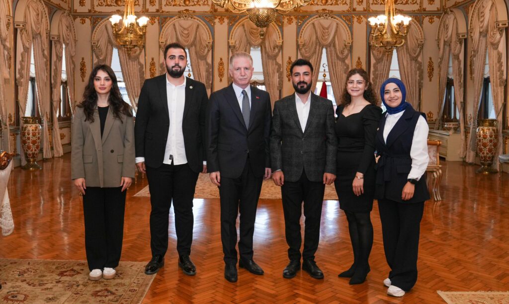 İstanbul Valisi Gül, Genç Sağlık Sendikası Heyetini Kabul Etti İstanbul Valisi Gül, Genç Sağlık Sendikası Heyetini Kabul Etti