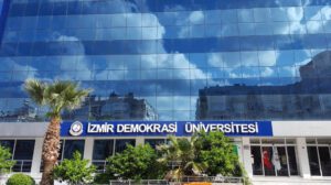 İzmir Demokrasi Üniversitesi Sözleşmeli Personel Alacak