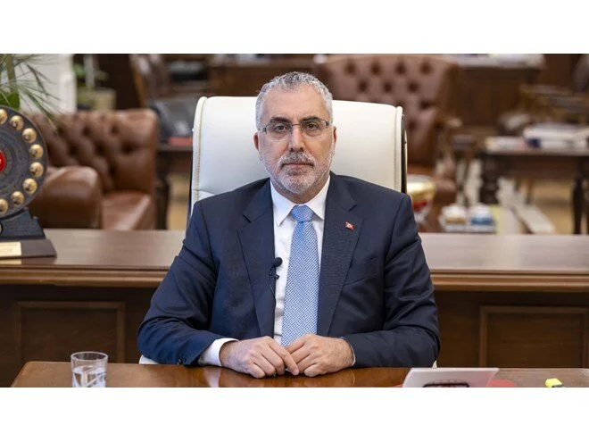Çalışma Bakanı Işıkhan: "Değişime Ayak Uydurmak Lazım"