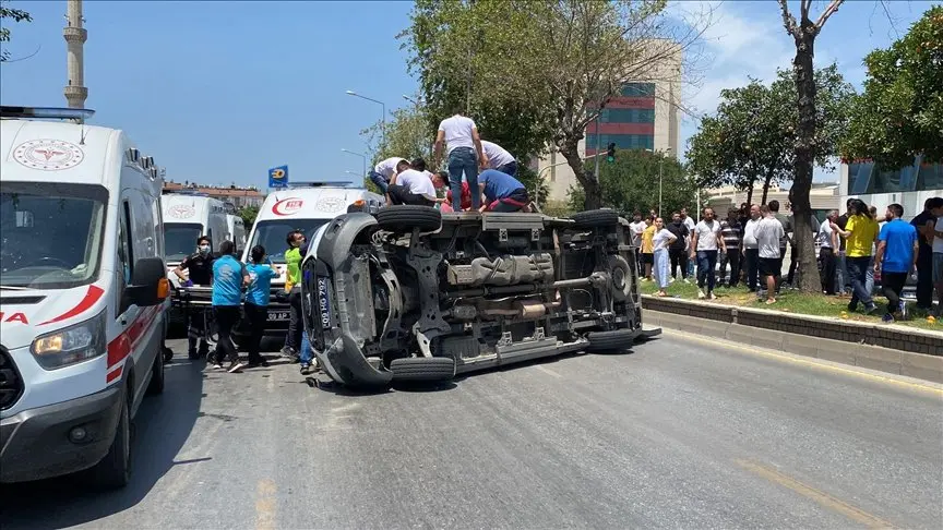 Devrilen Ambulanstaki Hasta Hayatını Kaybetti, Sağlık Çalışanları Yaralandı