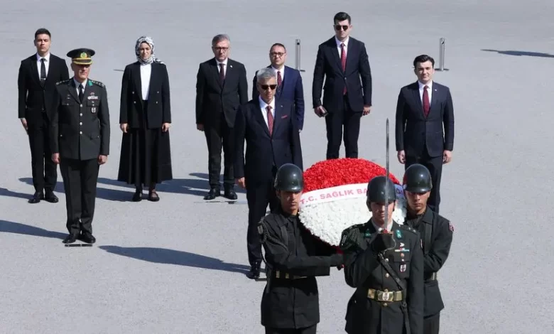 sağlık bakanı memişoğlu, anıtkabir'i ziyaret etti