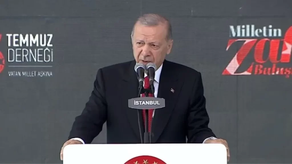 Cumhurbaşkanı Erdoğan'dan 15 Temmuz Mesajı: Darbeye Tiyatro Diyenleri Kıyamete Kadar Affetmeyiz