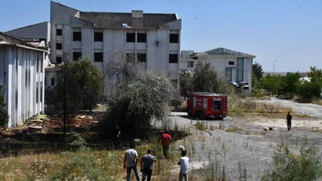 Eski Hastane Bahçesinde Yangın Paniği