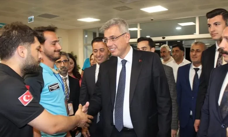 sağlık bakanı kemal memişoğlu'ndan ahlat devlet hastanesine anlamlı ziyaret