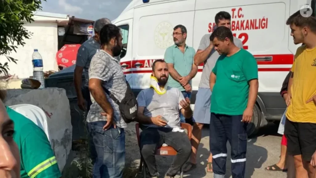 Ambulans ve Hafif Ticari Araç Çarpıştı: 9 Yaralı, Sağlık Çalışanının Durumu Ciddi