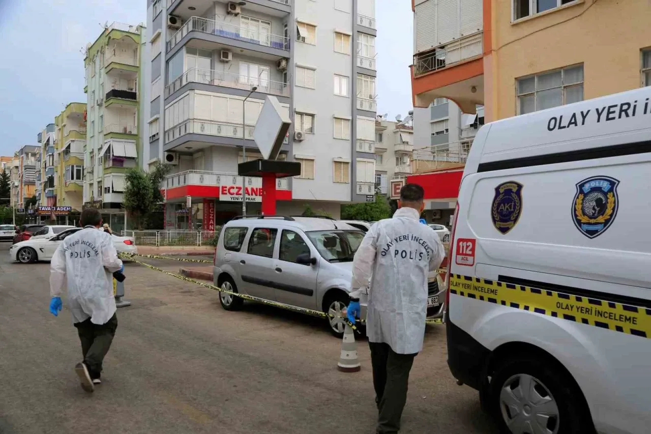 Antalya’da kanser tedavisi gören 71 yaşındaki Ünal Emin Paktaş, tedavi